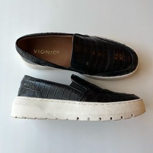 SOLD Dinora Vionic Women’s Slip On